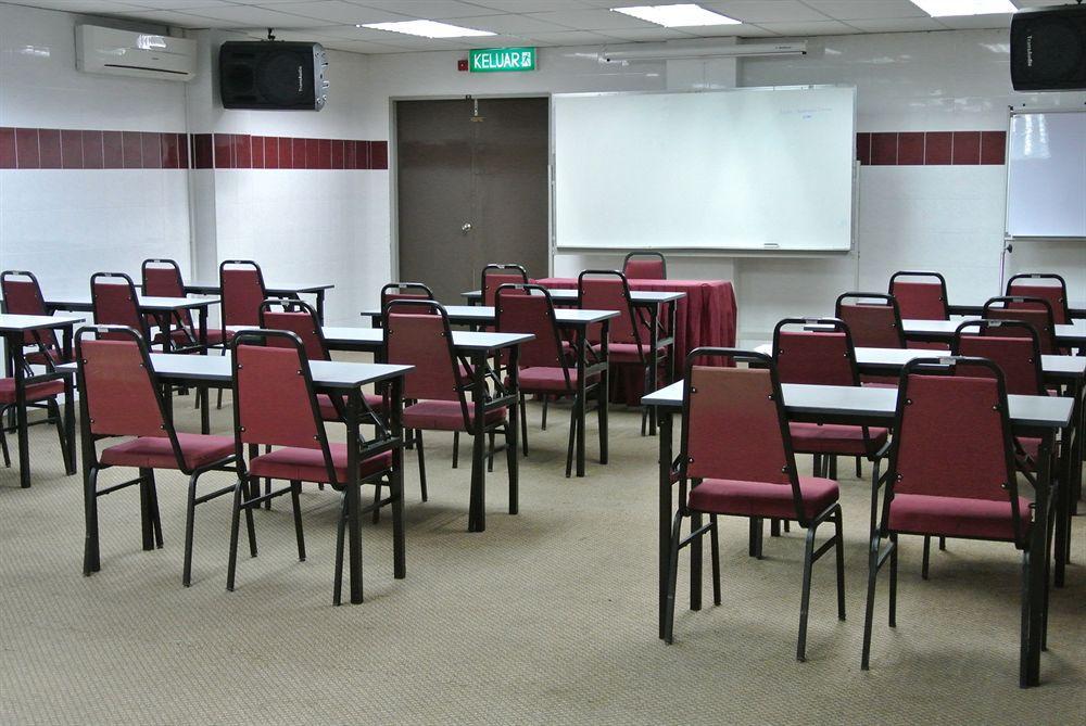Хостел Ymca Penang Джорджтаун Экстерьер фото