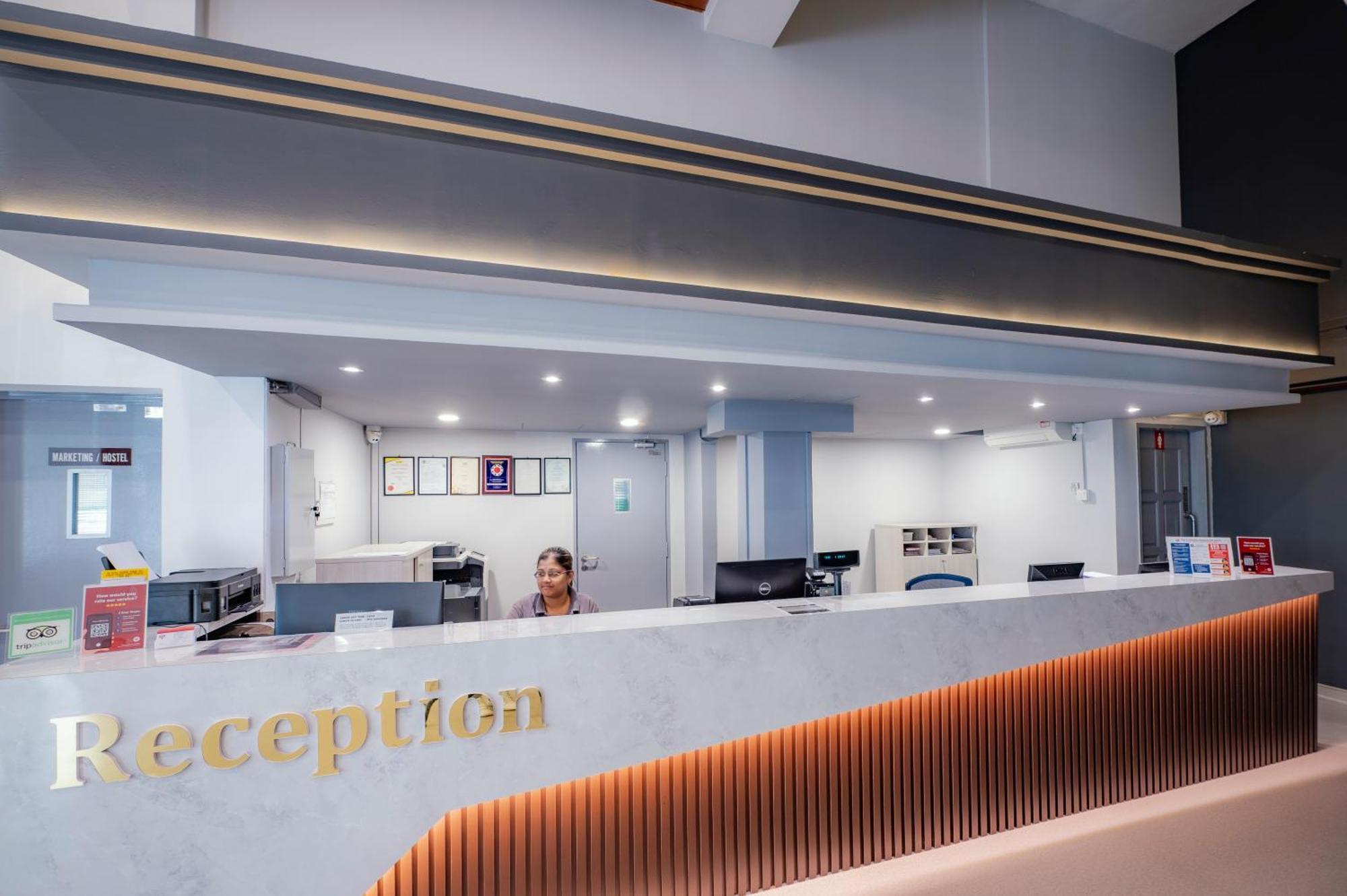 Хостел Ymca Penang Джорджтаун Экстерьер фото