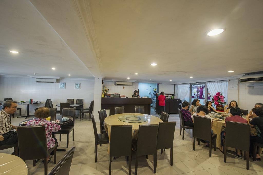 Хостел Ymca Penang Джорджтаун Экстерьер фото