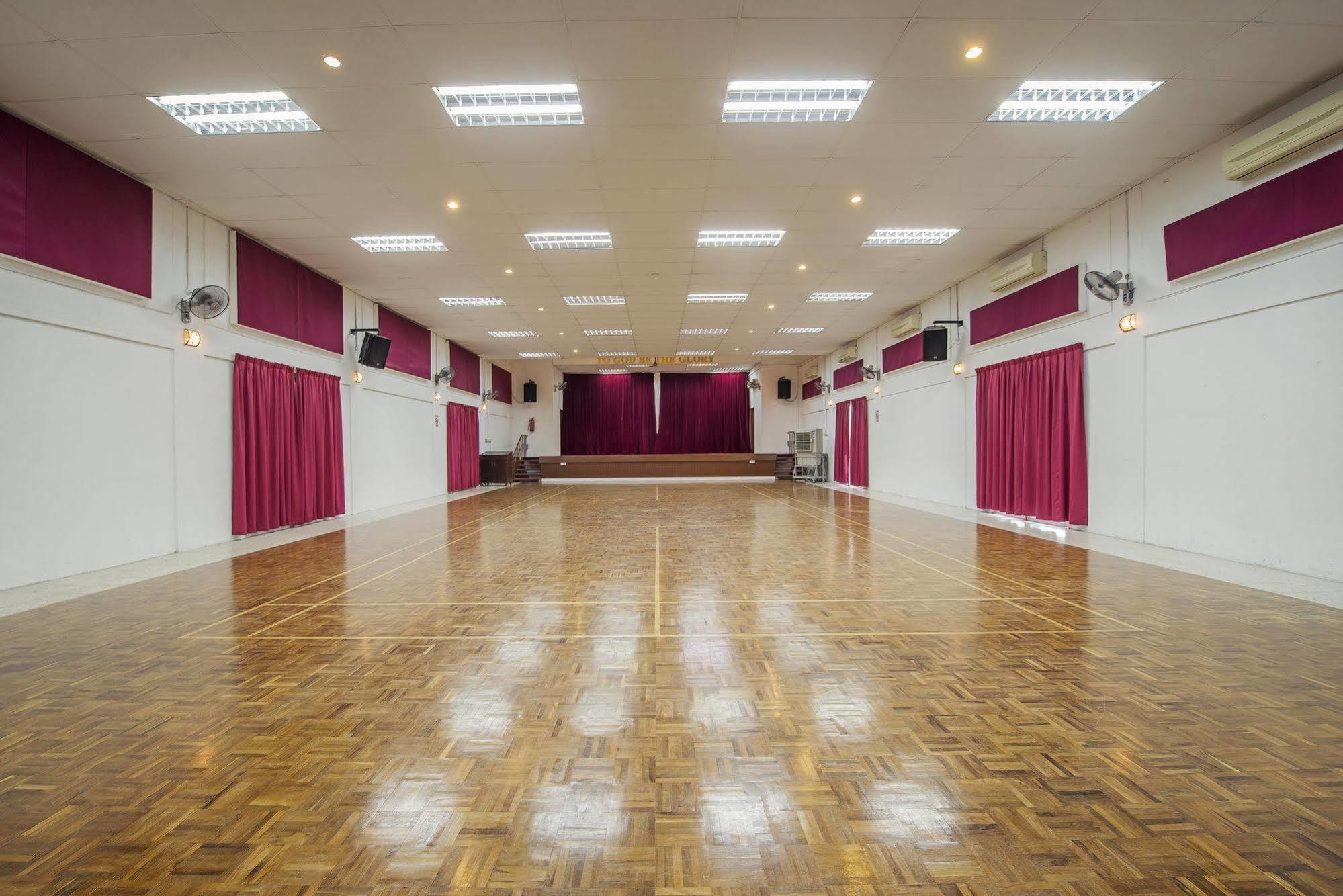 Хостел Ymca Penang Джорджтаун Экстерьер фото