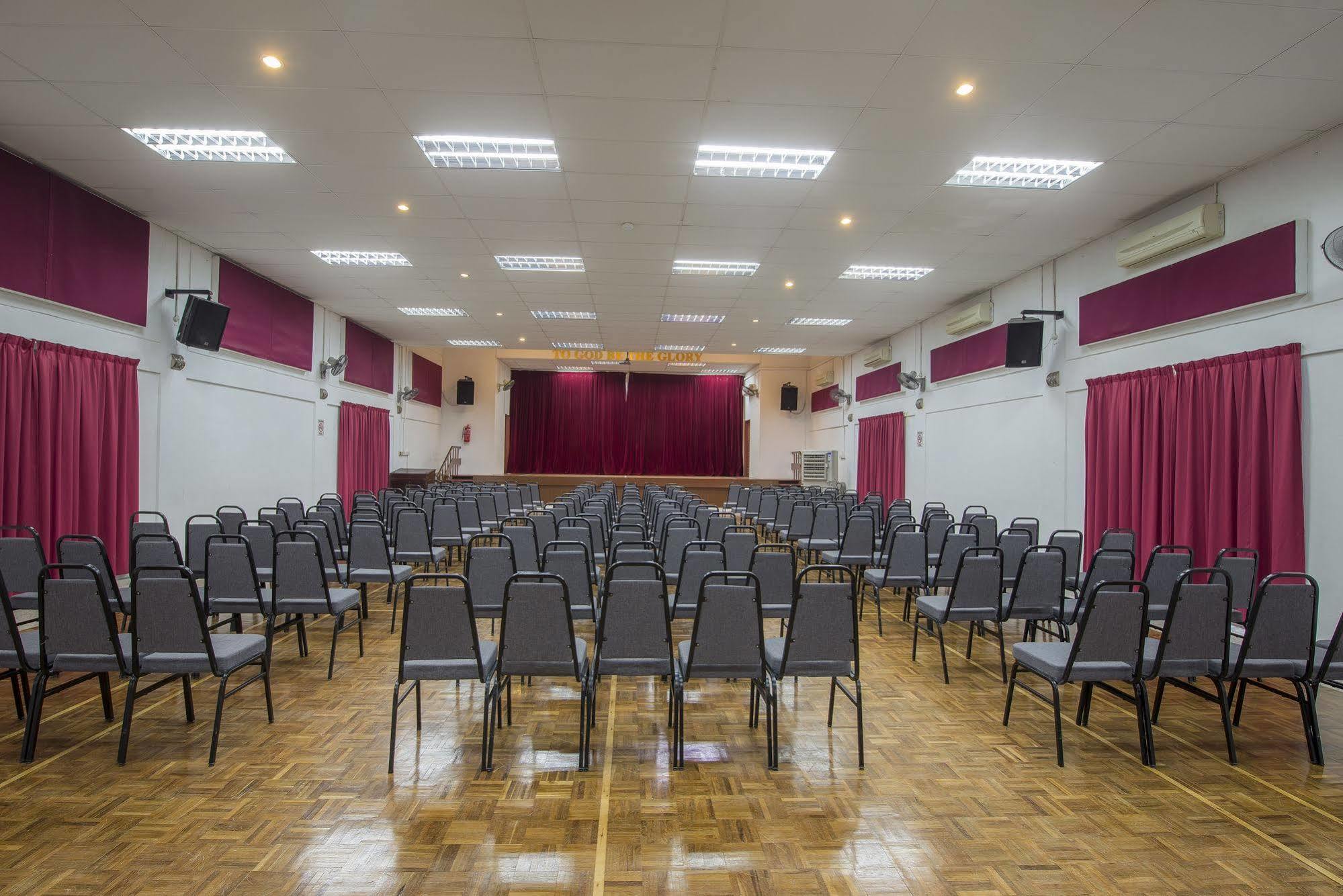 Хостел Ymca Penang Джорджтаун Экстерьер фото