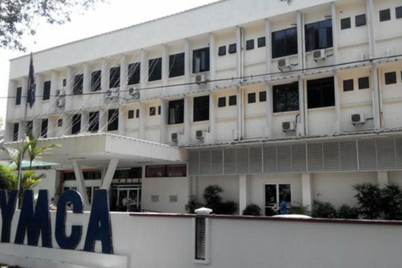 Хостел Ymca Penang Джорджтаун Экстерьер фото